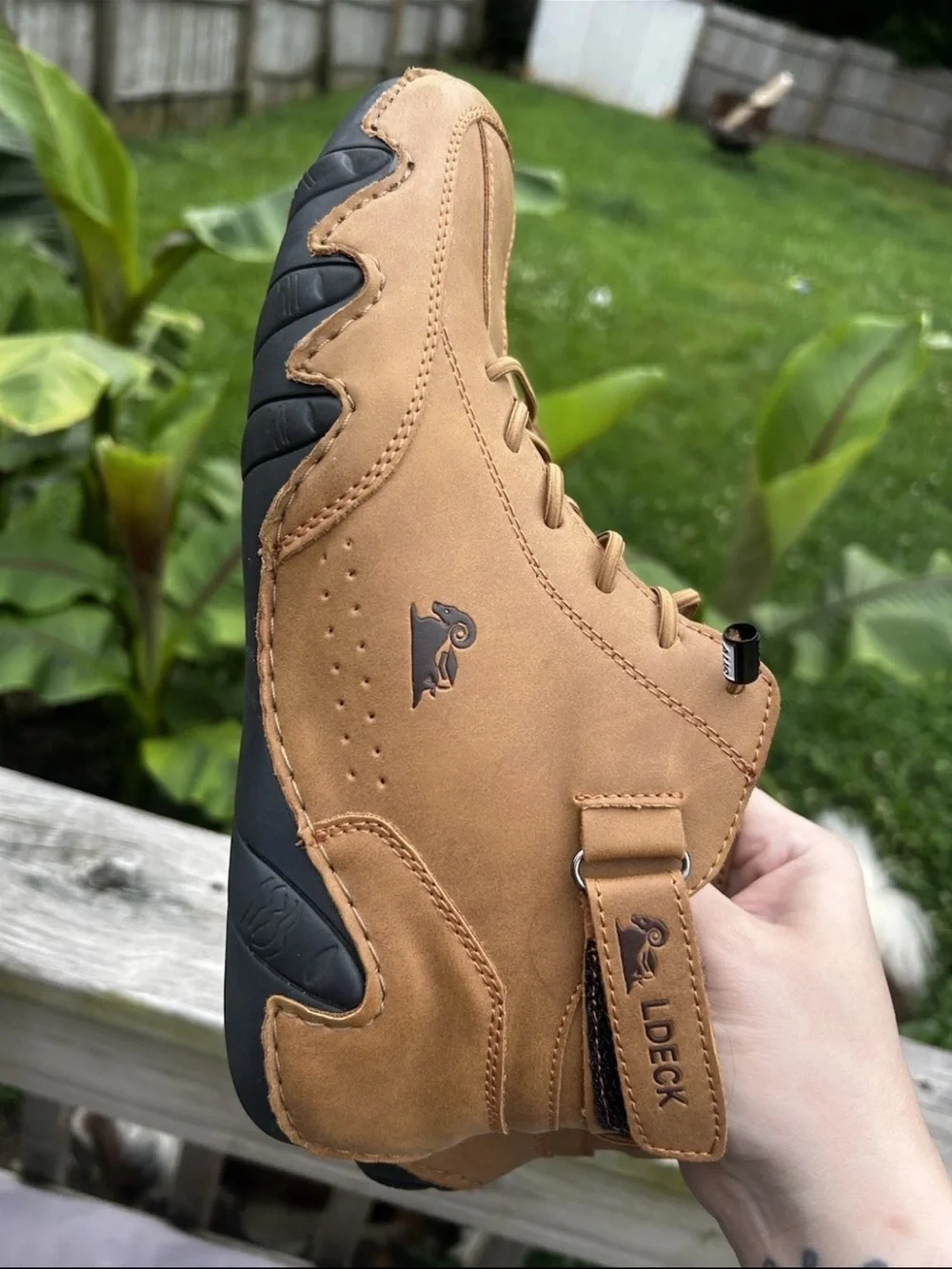 LDECK Men' s All-Terrain Tan Leather-Like Shoes Size 40 /mens 8/ Women's 9.5